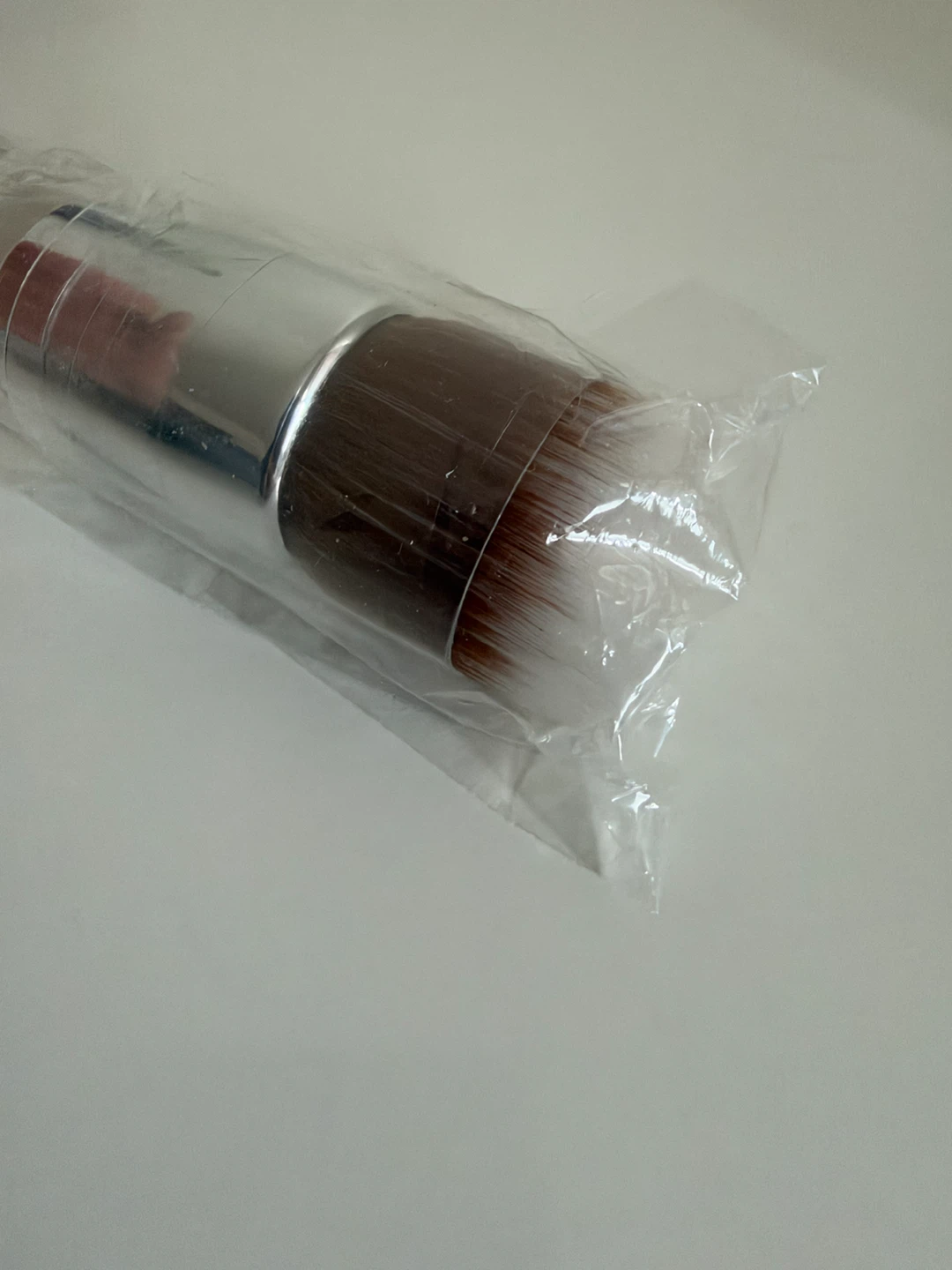 Clinique Foundation Brush new - photo 3