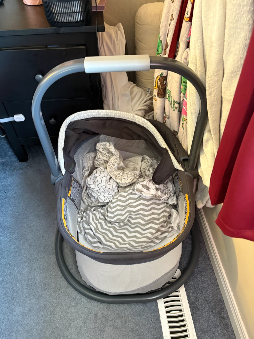 Graco Adjustable Height Baby Bassinet