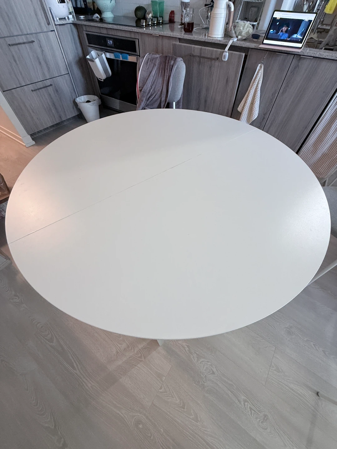 IKEA VIHALS Round White Table - photo 3