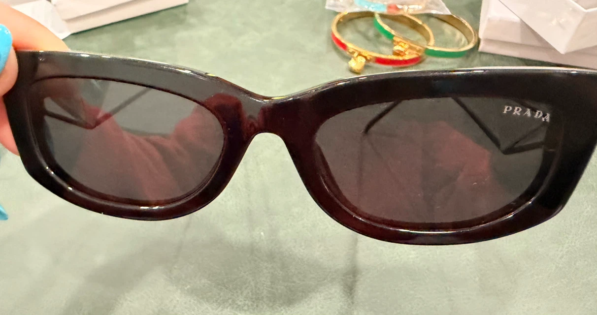 Black Sunglasses - photo 3