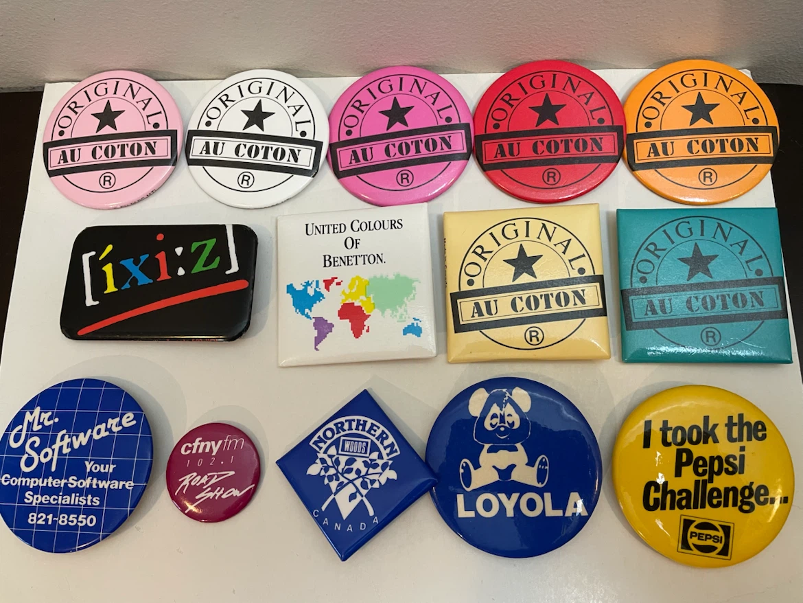 Collection of 14 Vintage Pinback Buttons - photo 3