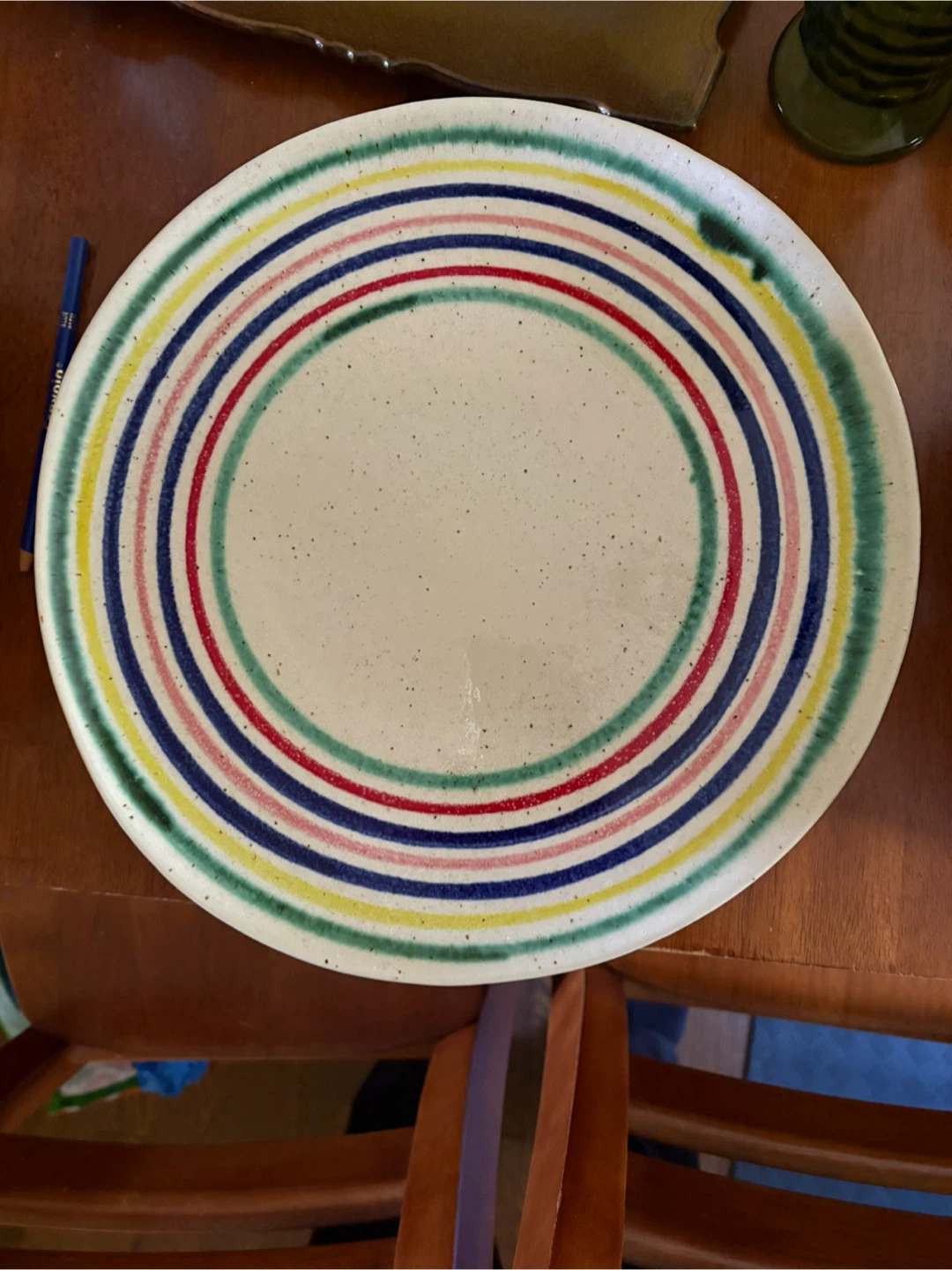 8 Ceramic plate with rainbow stripe pattern