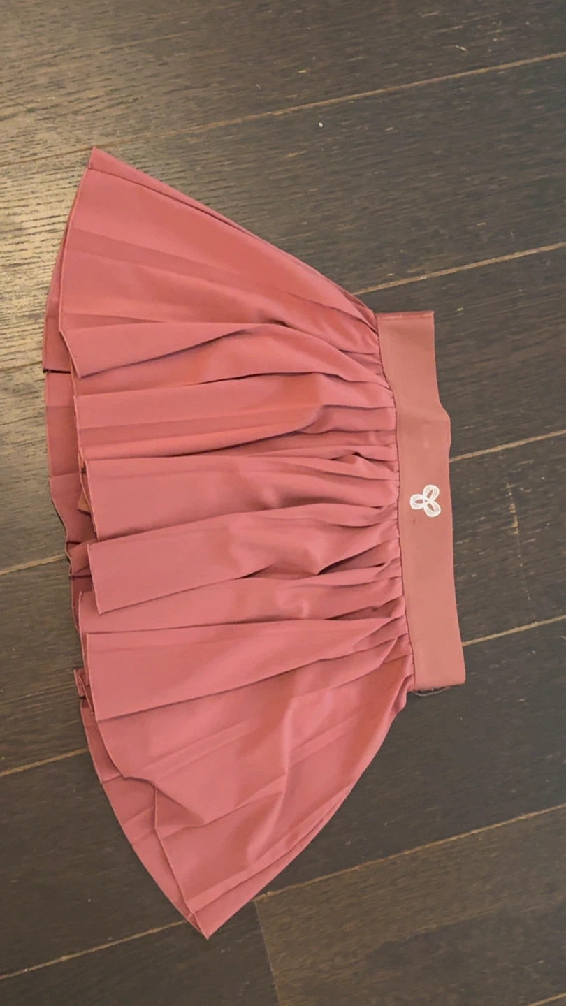 TNA Aritzia Tennis Skirt