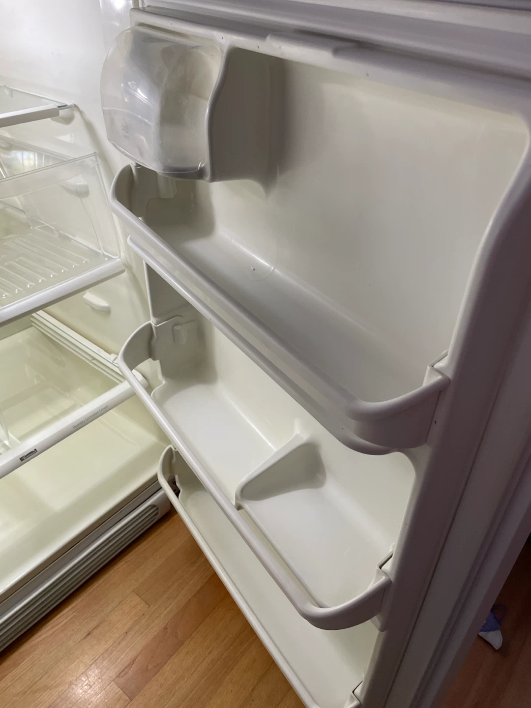Kenmore Top-Freezer Refrigerator - photo 4