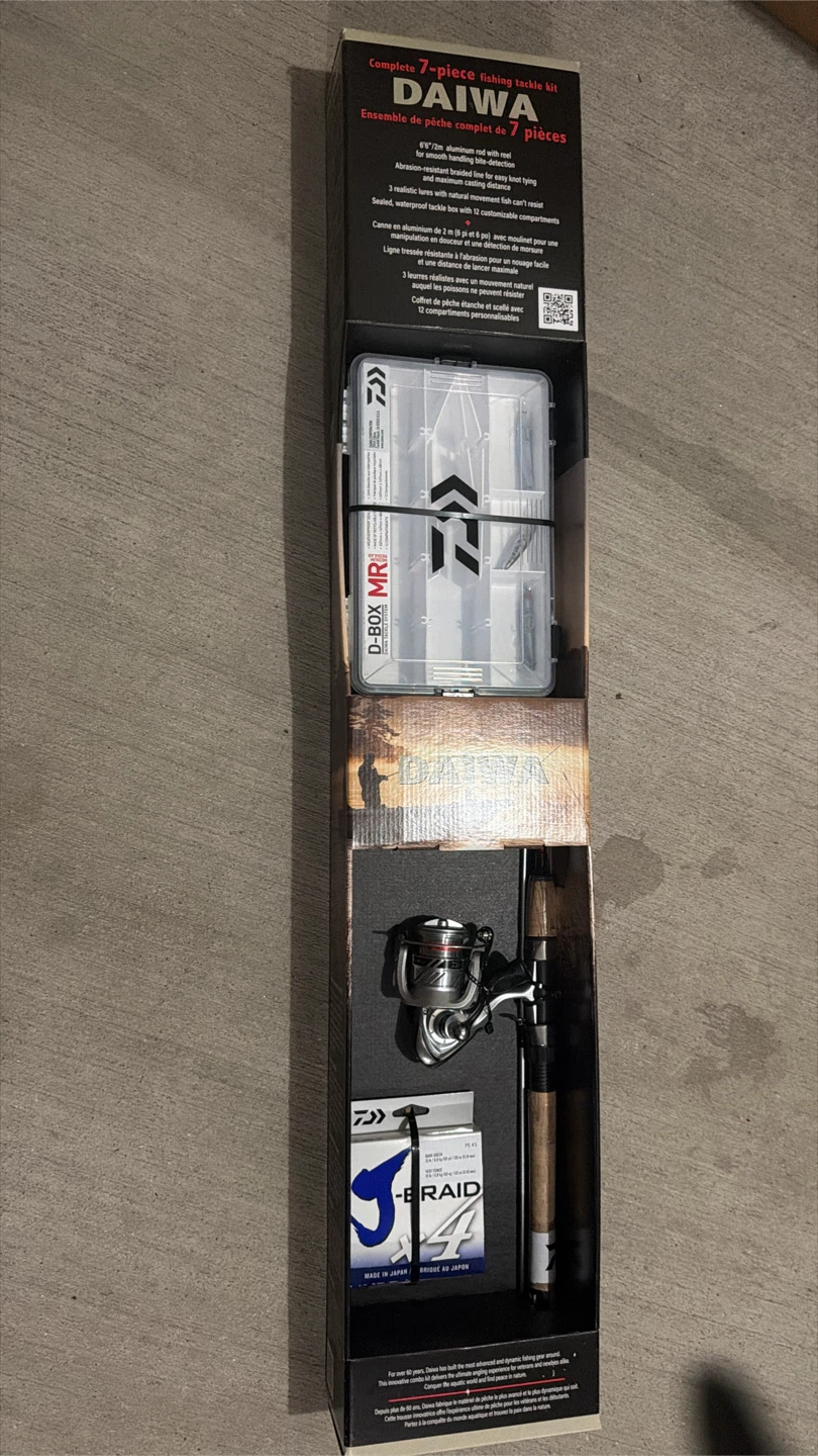 Daiwa 7-Piece Fishing Tackle Kit - photo 3
