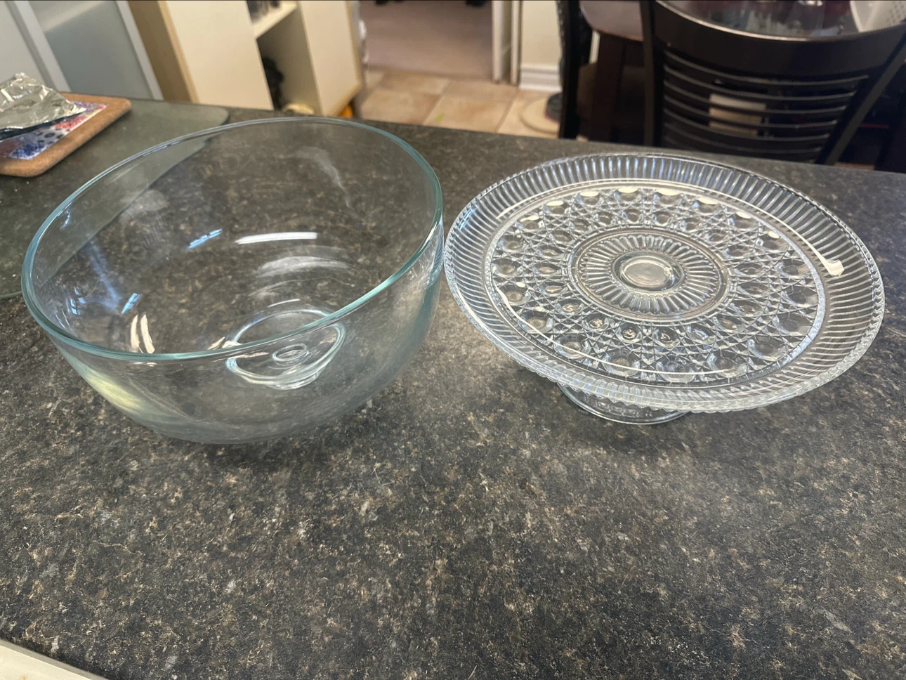 Glass Cake Stand with Dome Lid - photo 2