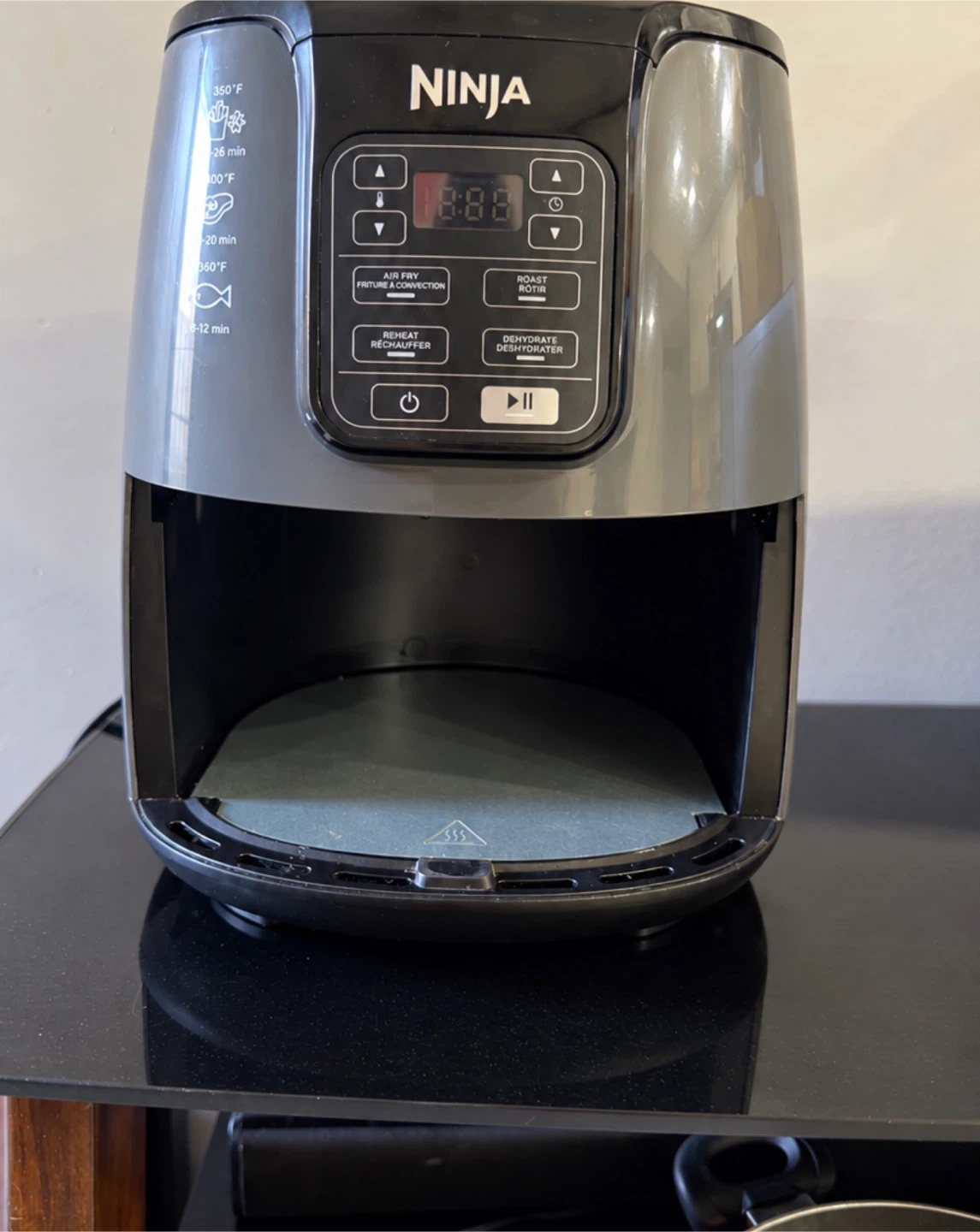 Ninja AF100C 4-Qt Air Fryer – With Original Box - photo 3
