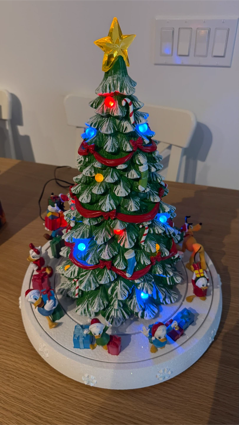 Disney Animated Musical Christmas Tree with Lights - photo 2