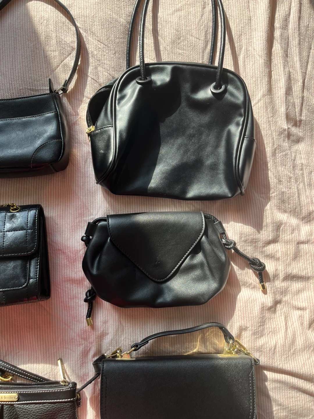 MOVING SALE: bags - photo 3
