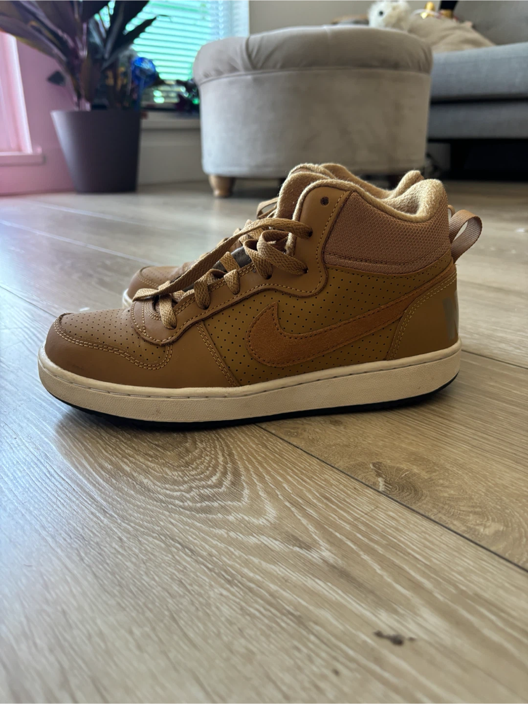 Nike mid-top sneakers - photo 2