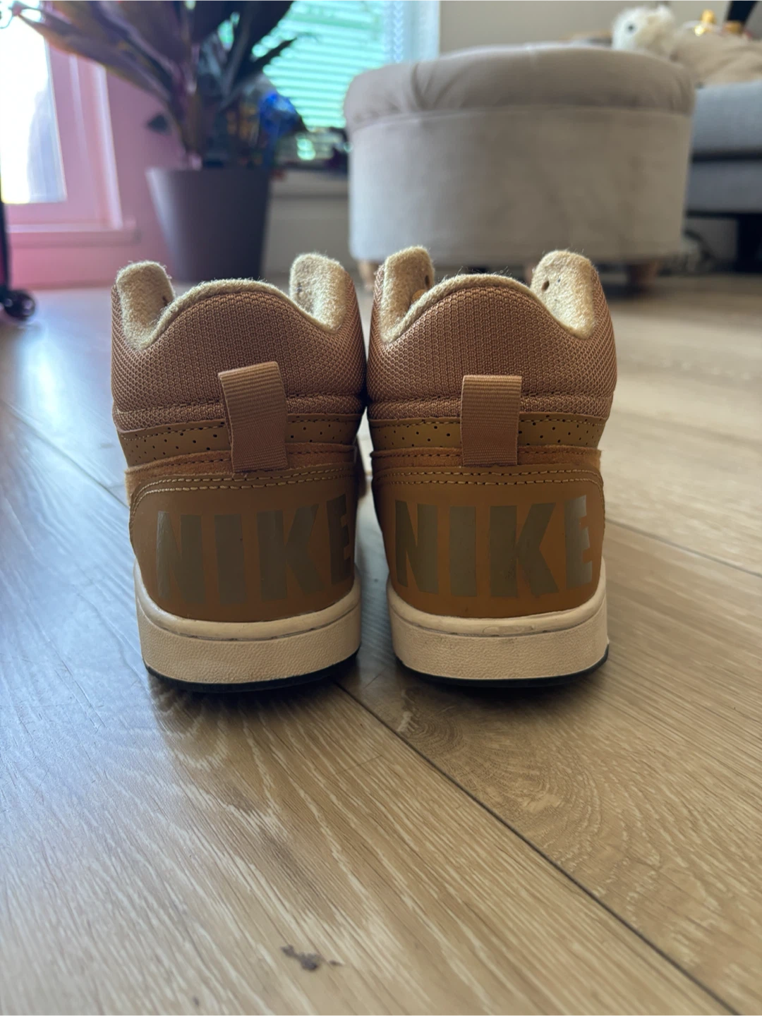 Nike mid-top sneakers - photo 3
