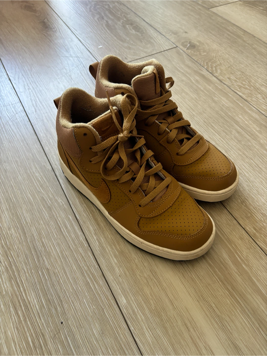Nike mid-top sneakers - photo 5