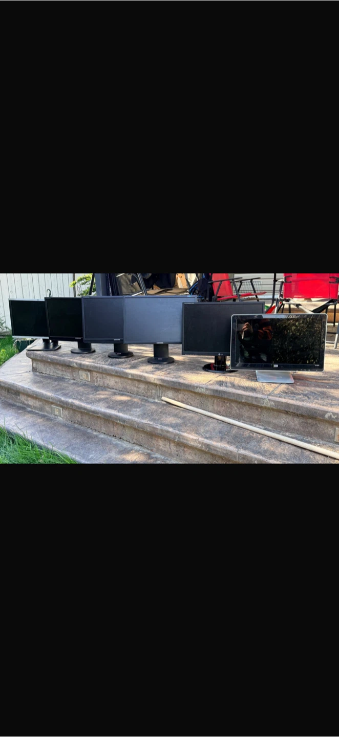 Selection of Assorted Desktop Monitors - photo 2