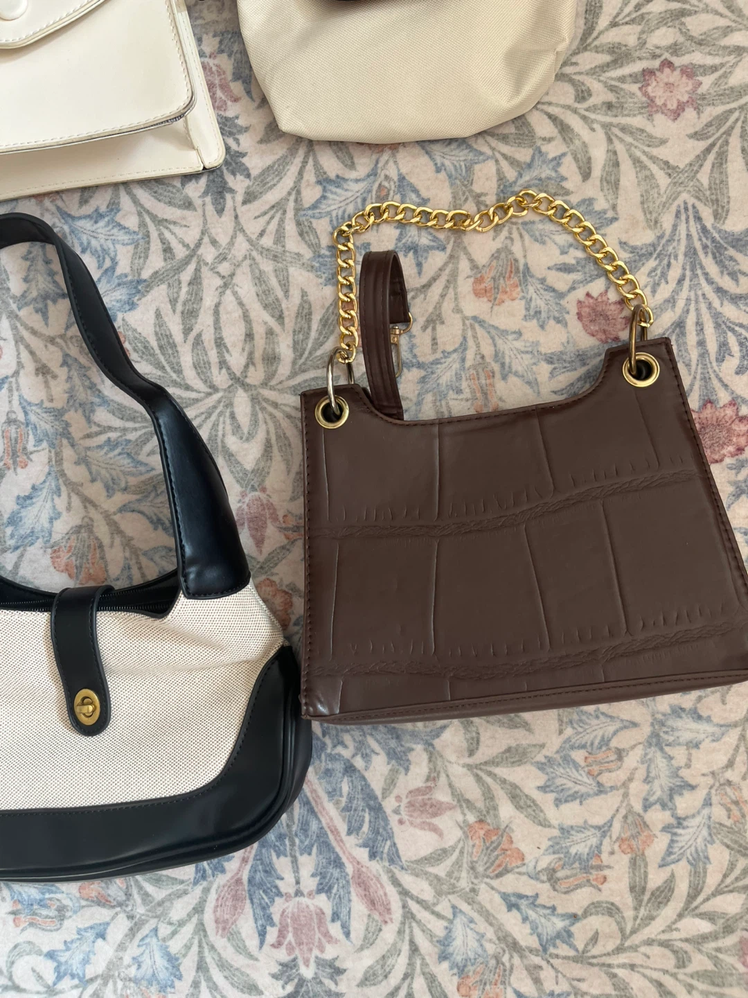 4 Stylish Handbags - photo 3