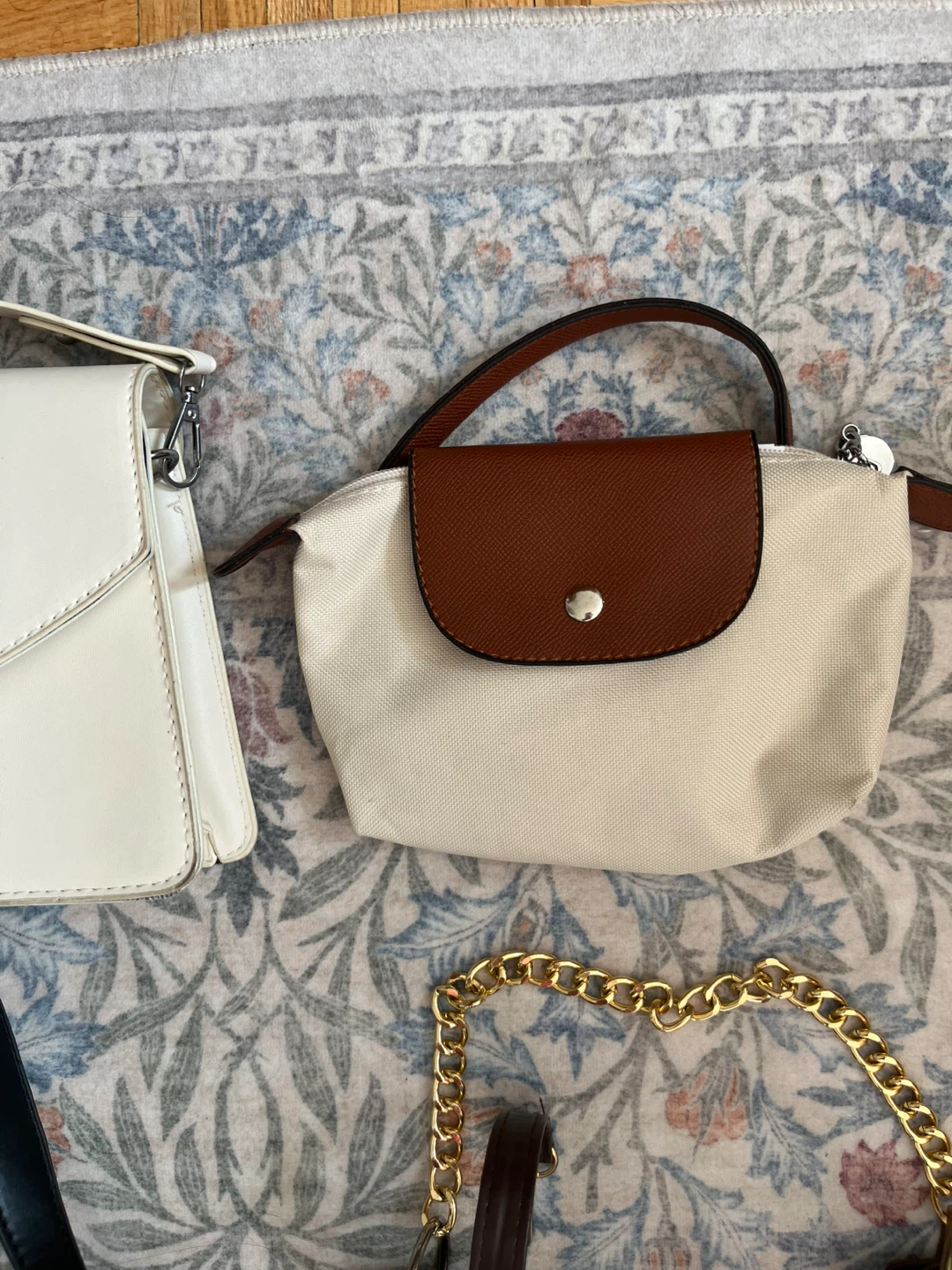 4 Stylish Handbags - photo 4