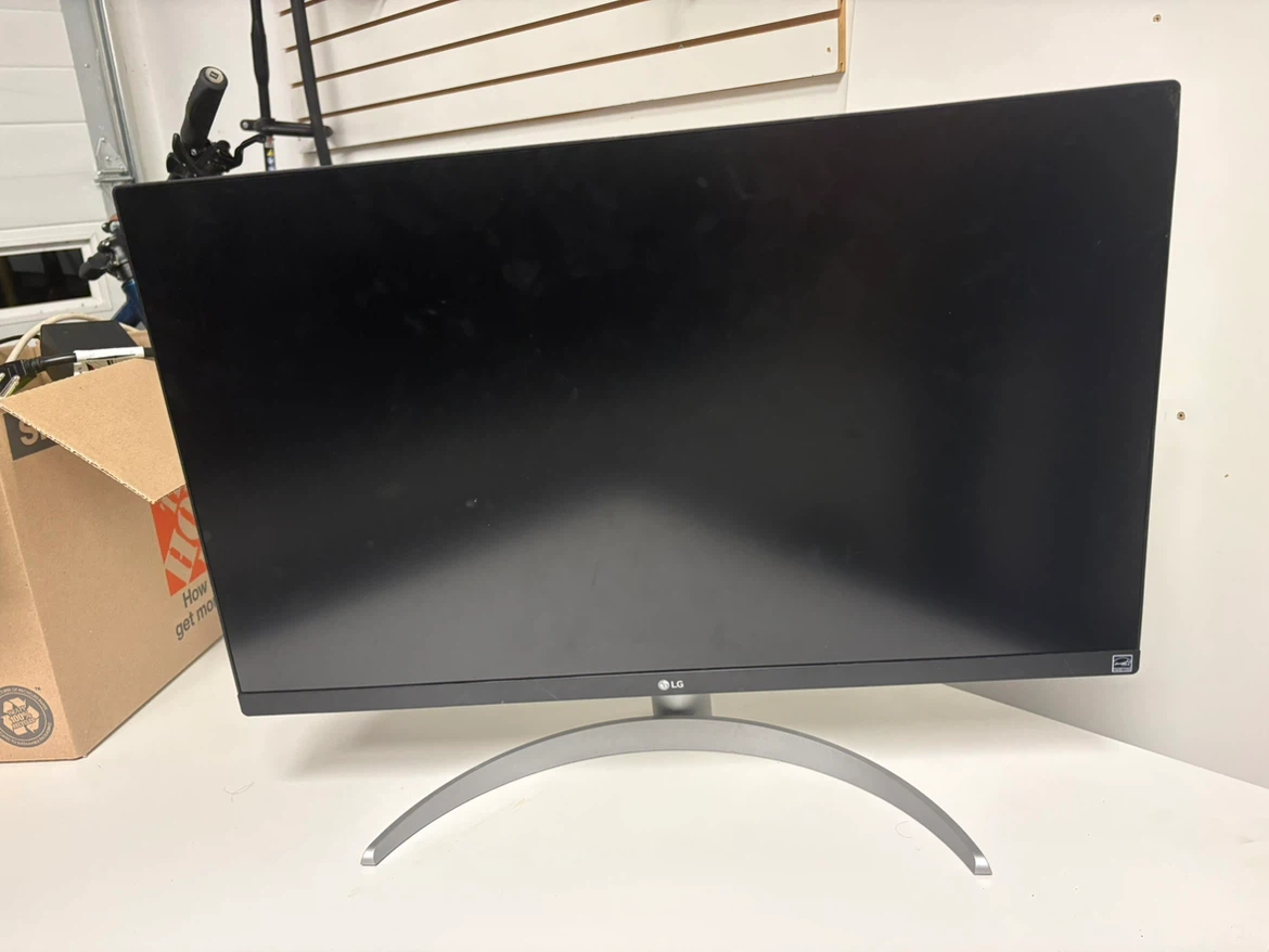 LG 27-inch IPS Monitor