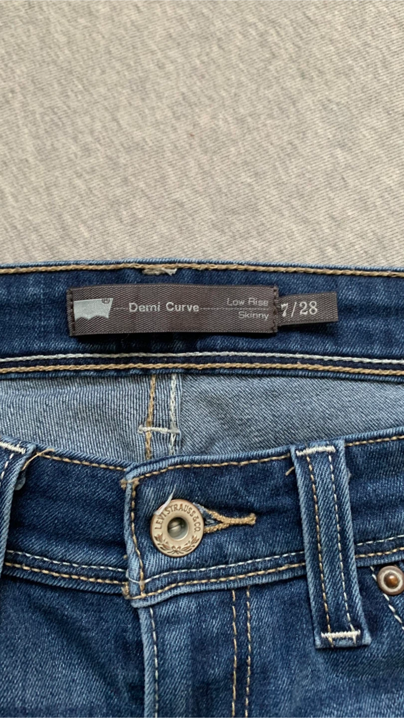Levi's Demi Curve Low Rise Skinny Jeans - Size 28 - photo 3