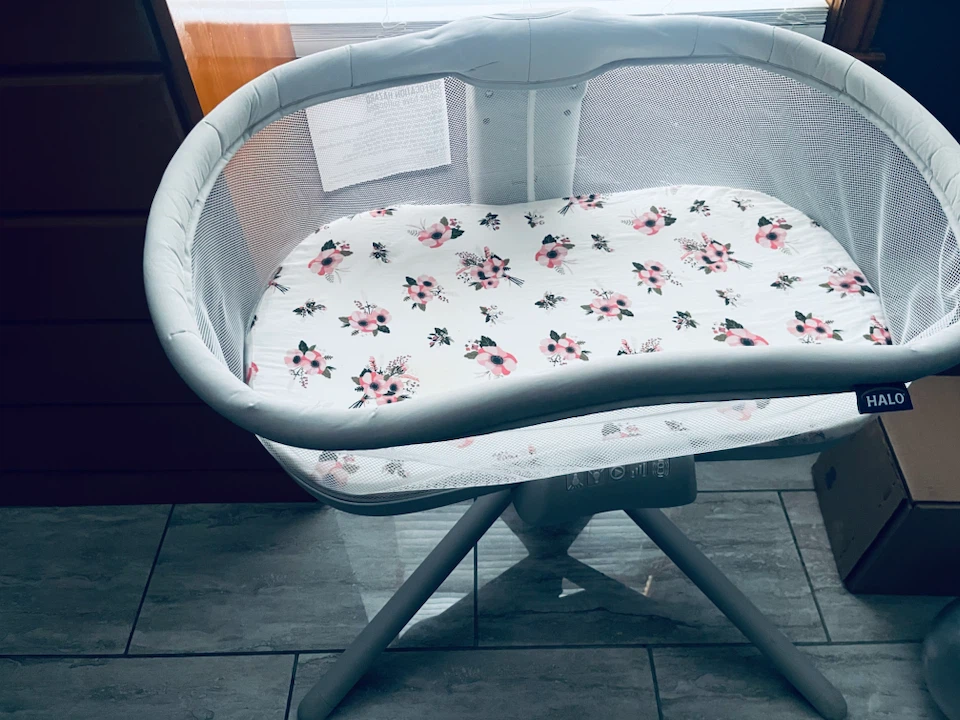 HALO BassiNest Swivel Sleeper