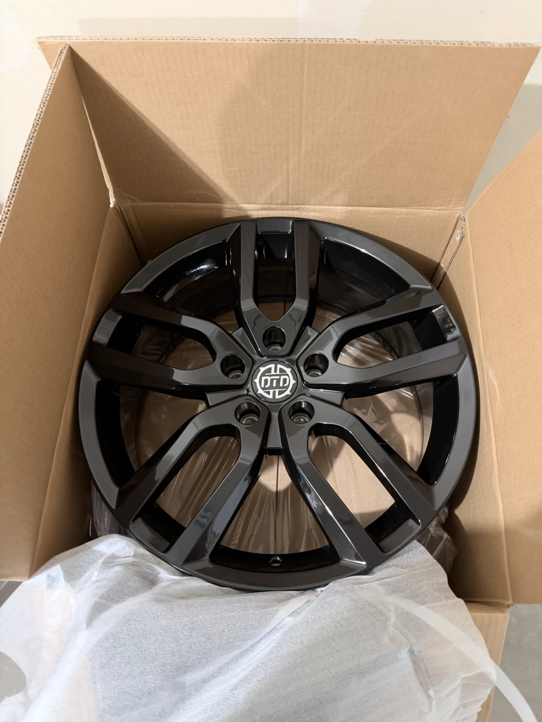 Set of 4 18 inch alloy wheels