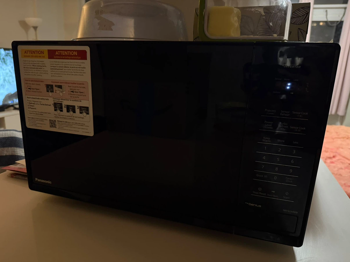 Panasonic The Genius Inverter Microwave NN-SC64MB