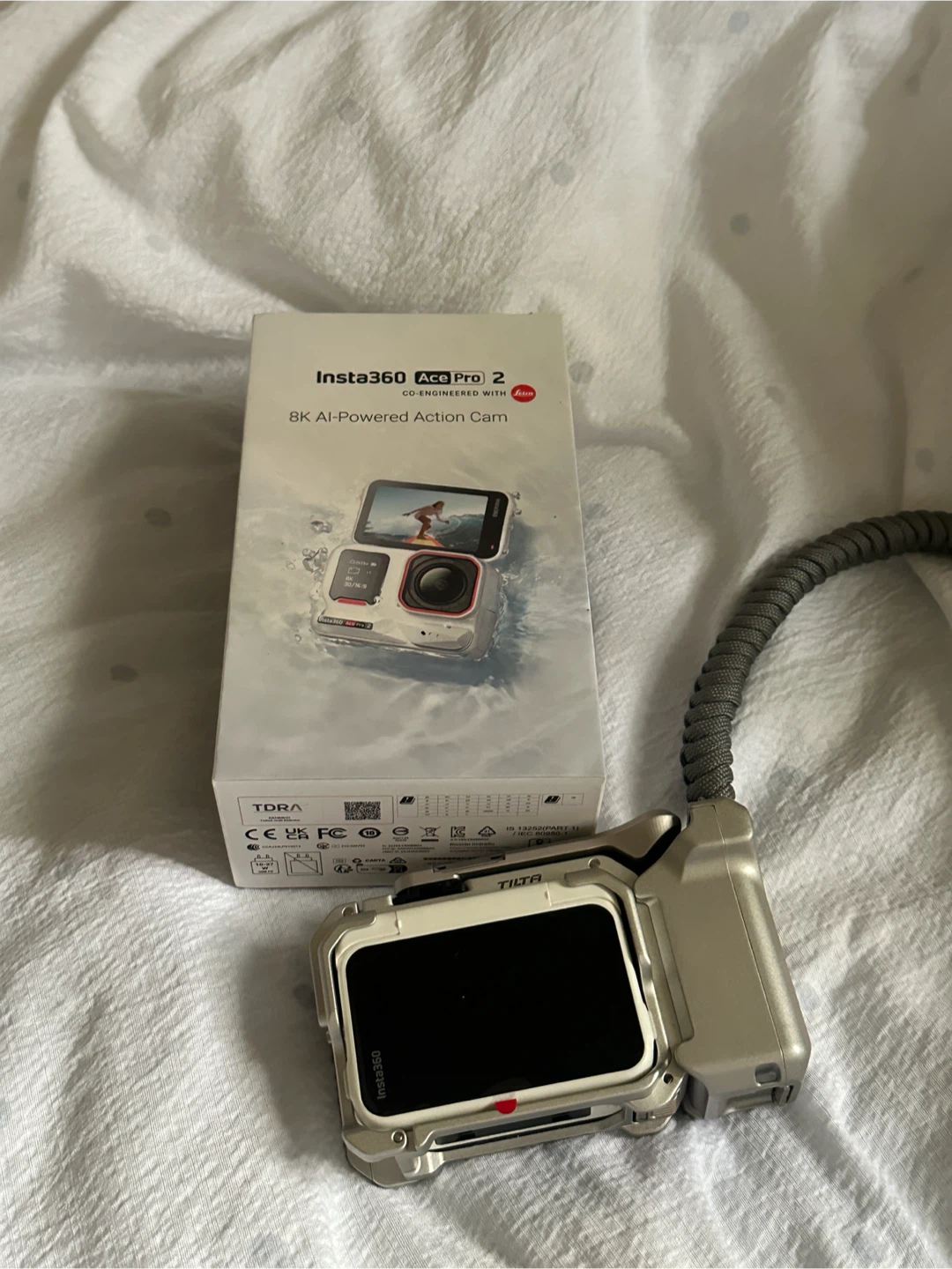 Insta360 Ace Pro 2 + Memory Card | Like New | Used 1-2 Times - photo 2