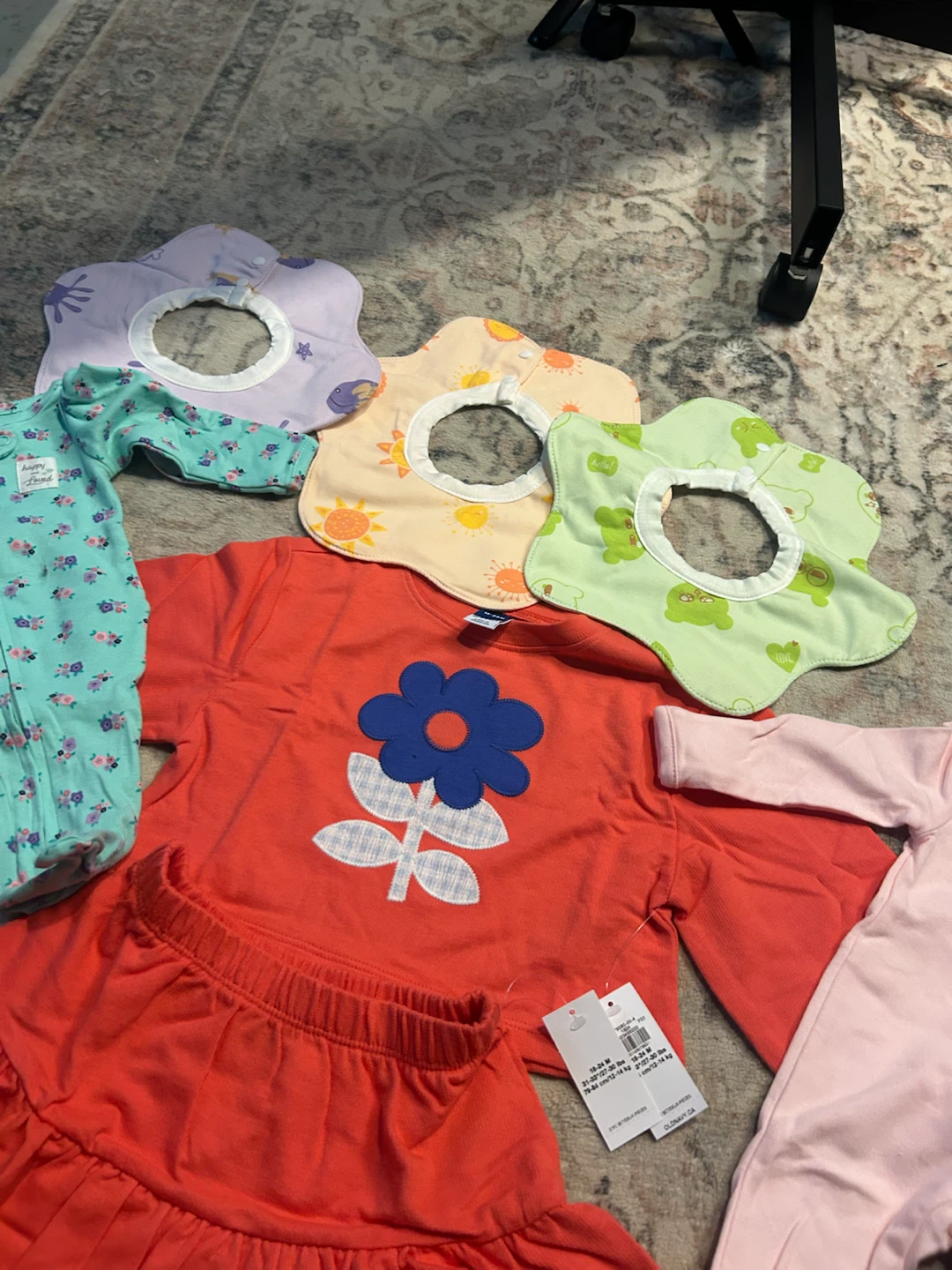 Baby clothing bundle and bibs - photo 3