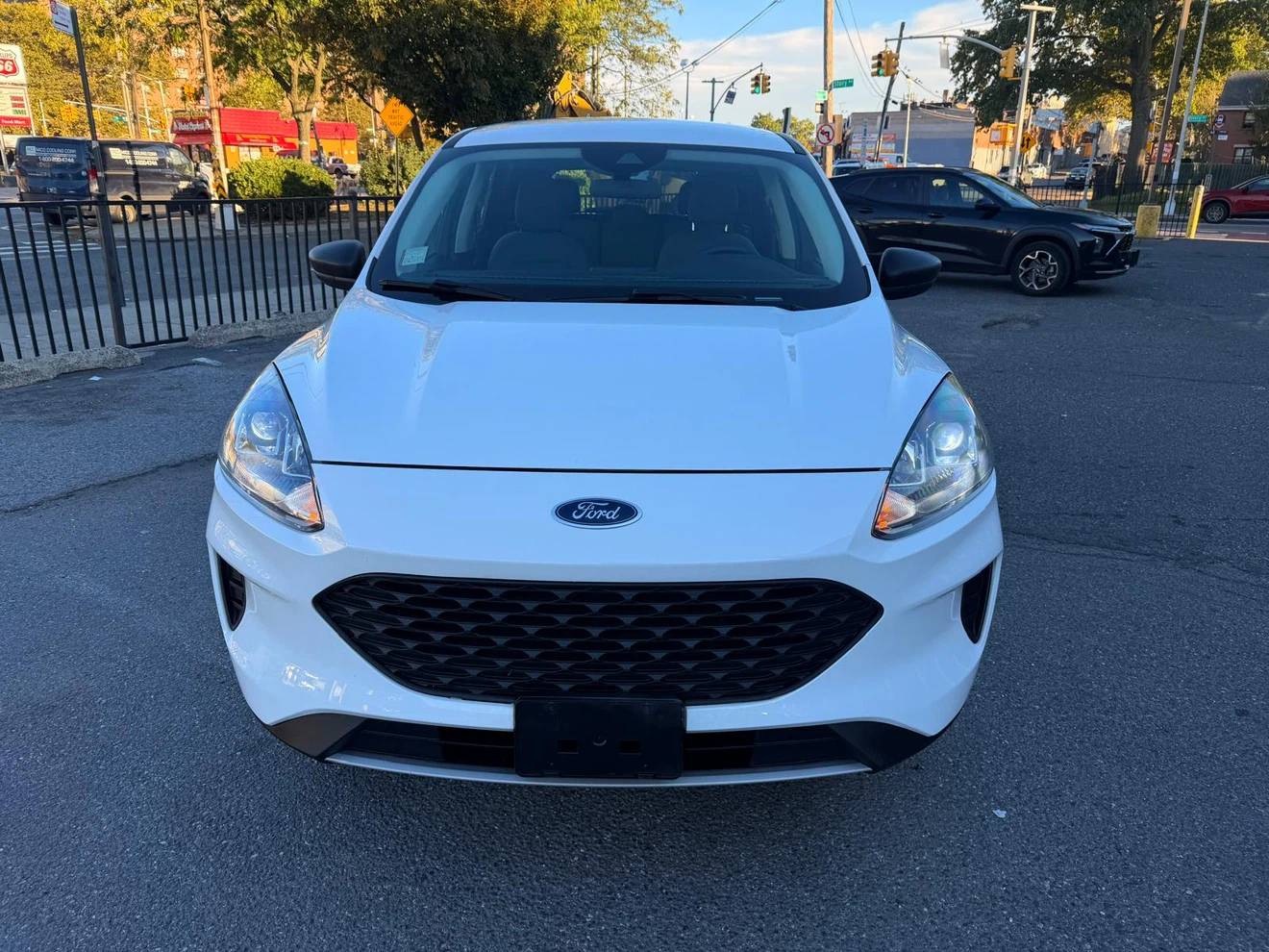 White Ford Escape SUV - photo 5