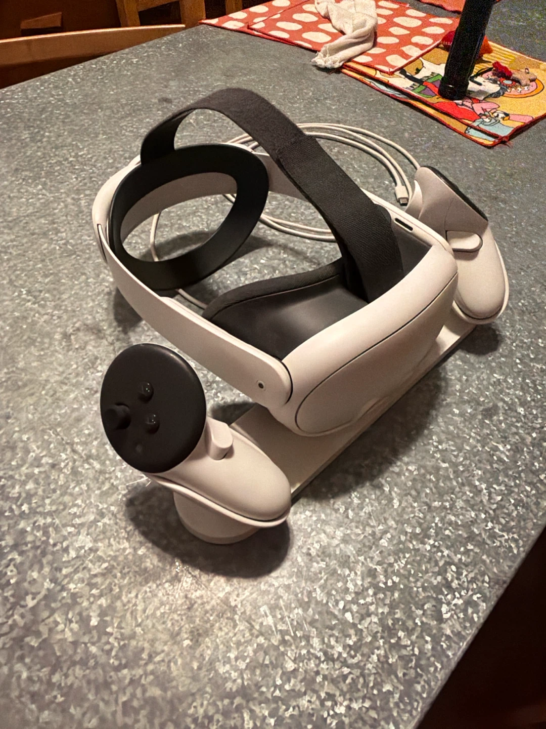 Meta Quest 3 128GB with charging stand and elite strap - photo 2