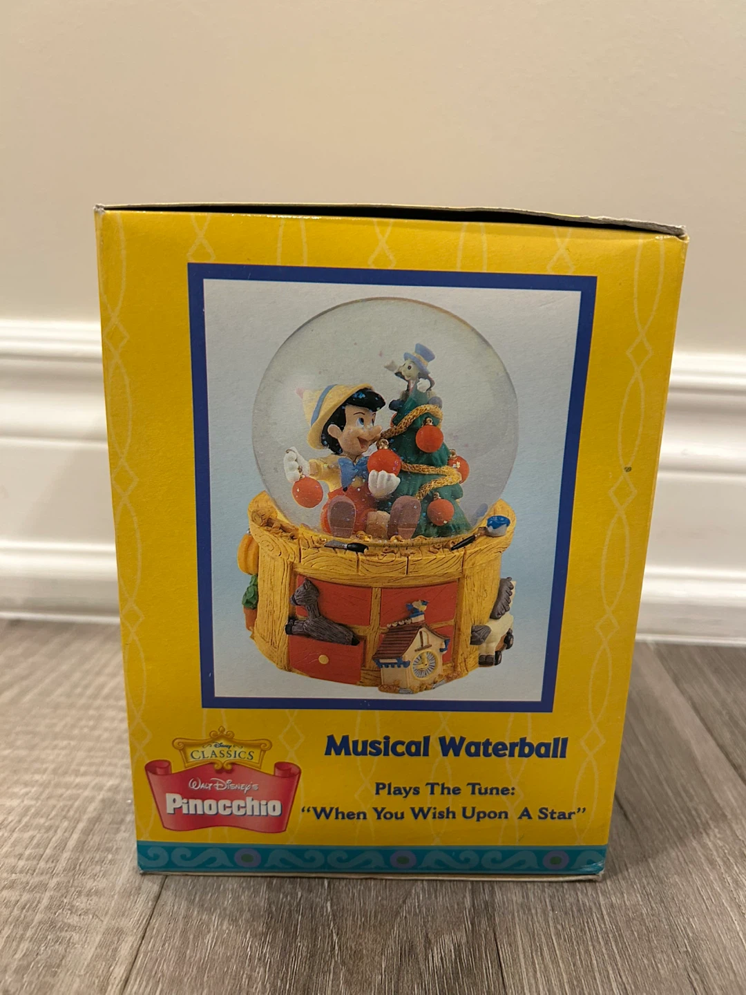 RARE Disney Enesco Pinocchio Snow Globe - photo 3