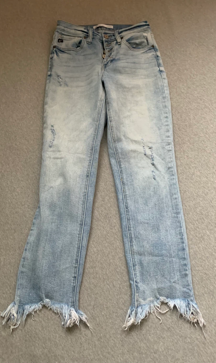 Kancan Light Wash Frayed Hem Jeans - Size 24