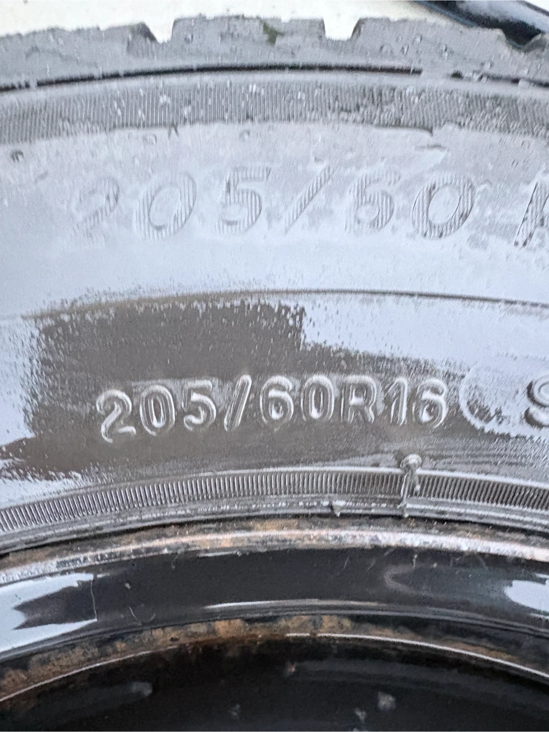 Set of 4 Michelin Winter Tires with Rims 205/60R16 - photo 3