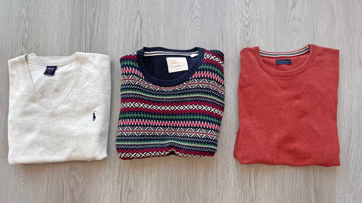 Bundle: All sweaters for $25 // Size M