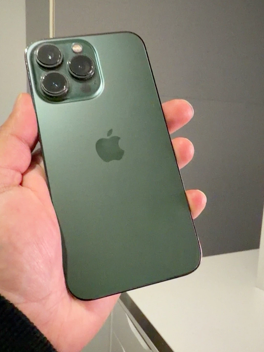 Apple iPhone 13 Pro 128GB Alpine Green – Unlocked