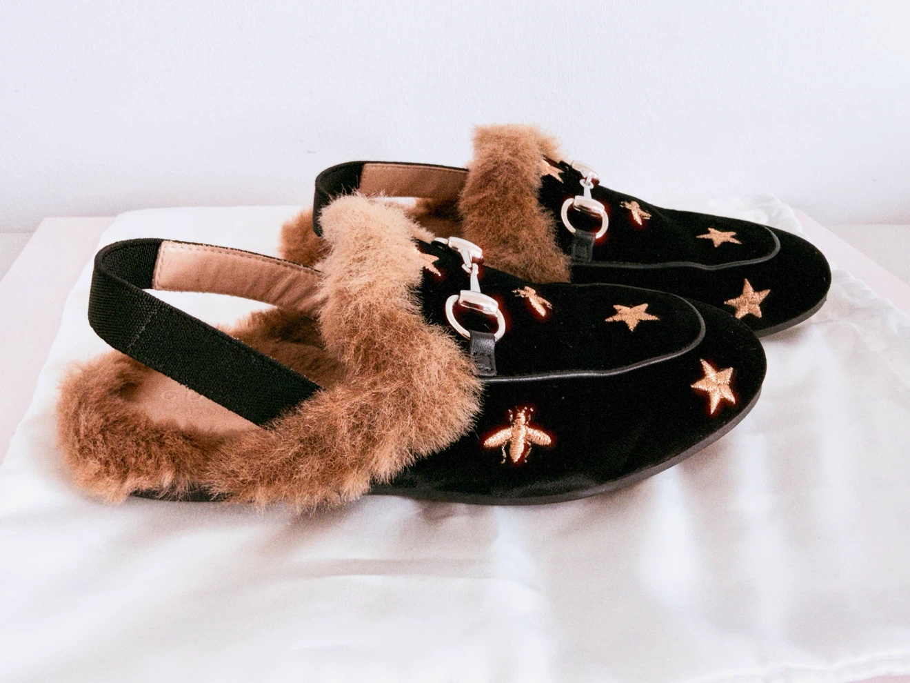 Gucci Kids Princetown Velvet Bee & Star Mules - photo 2