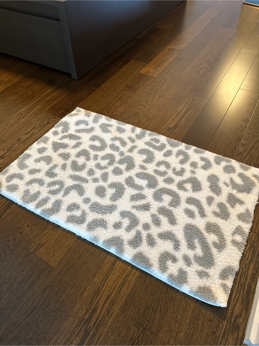 Paraphrase Grey and White Leopard Print Bath Mat