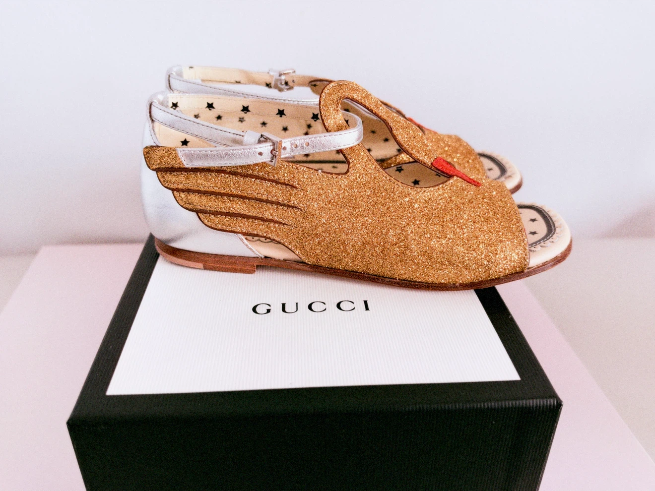 Gucci Kids Glitter Flamingo Sandals with Original Box - photo 4