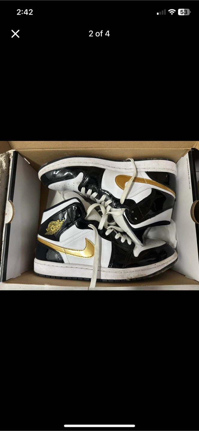 Nike Air Jordan 1 Mid White Black Gold