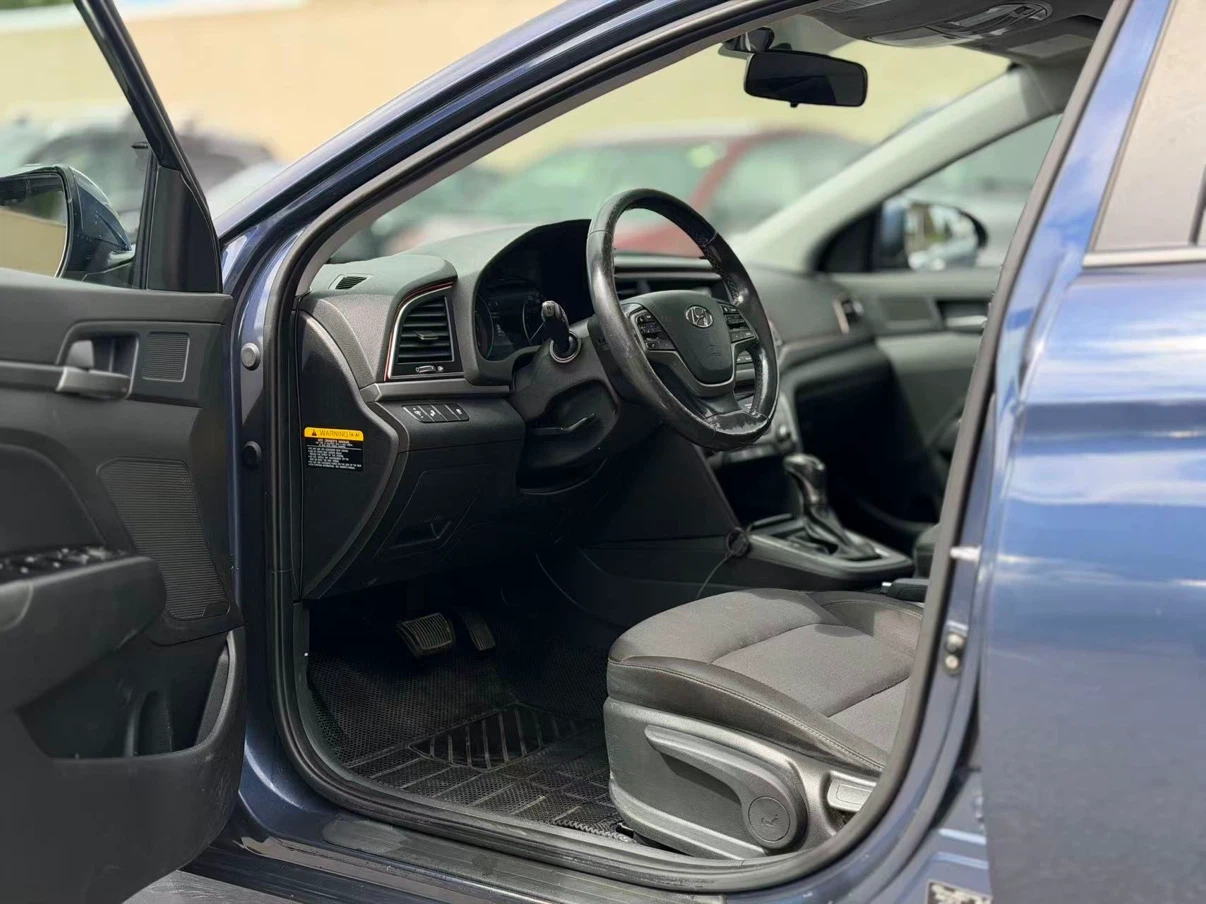 2018 Hyundai Elantra Sedan - photo 5