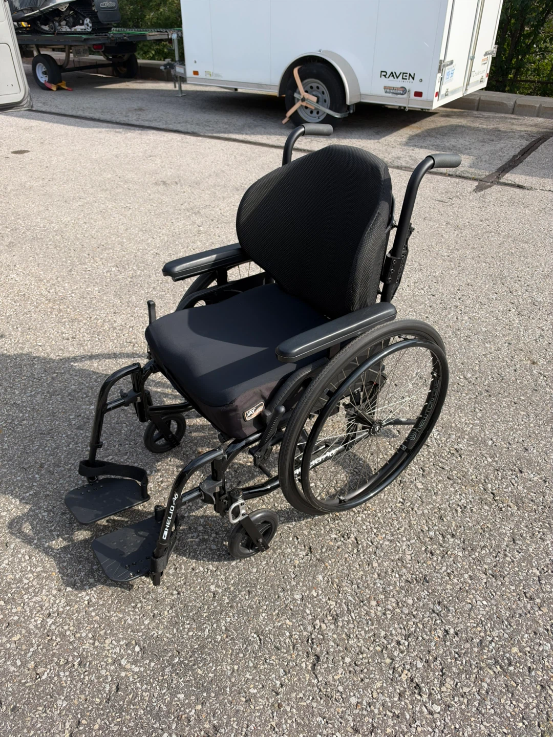 MOBILITY WHEELCHAIR 18” DELIVERY INCLUDED