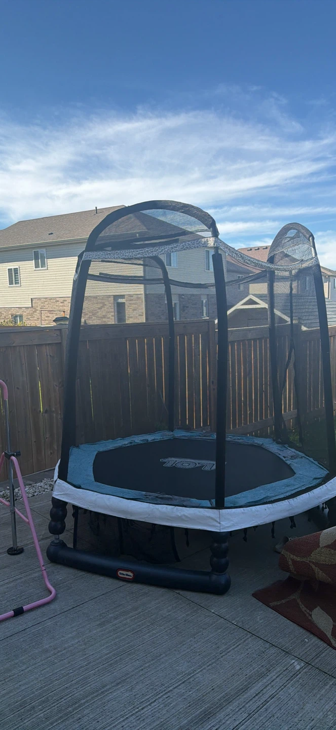 Little Tikes L.O.L. Surprise! Kids Trampoline