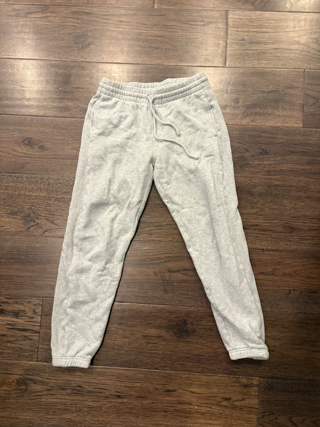 Aritzia TNA grey sweatpants
