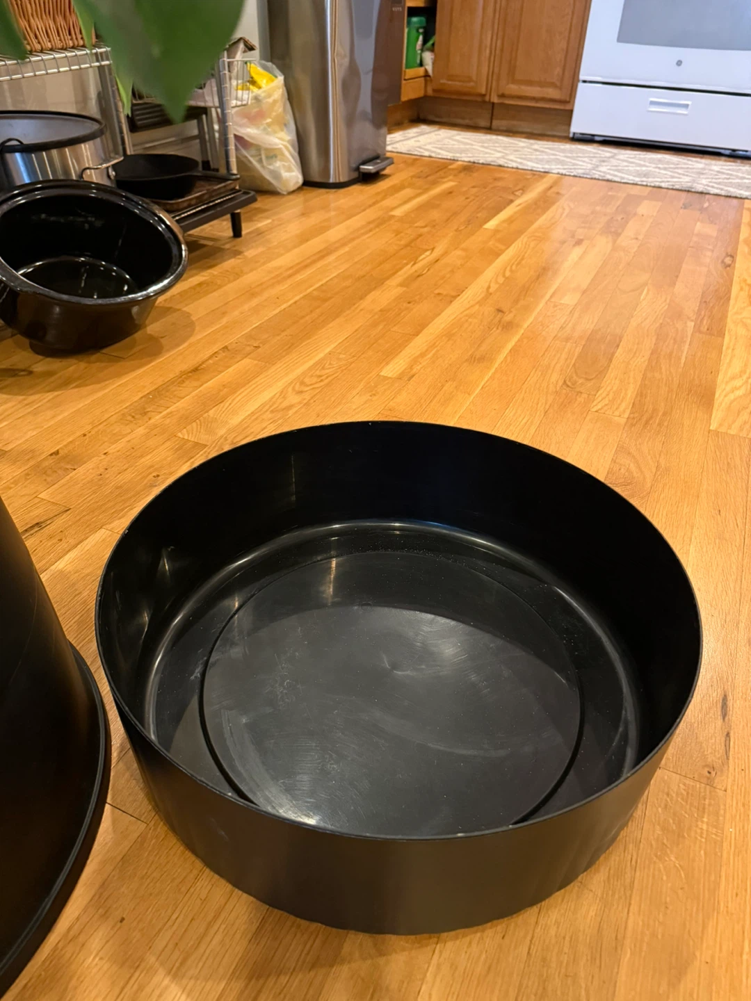 Black Enclosed Cat Litter Box - photo 5