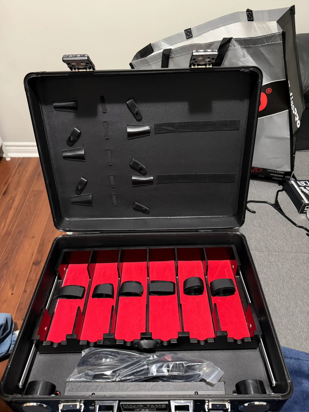 Barber case with Bluetooth negotiable