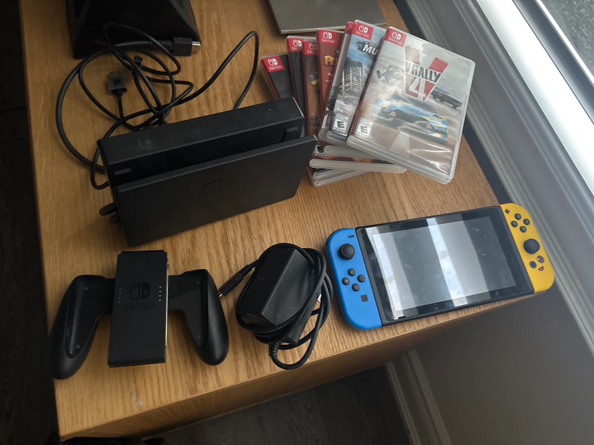 Nintendo Switch 1/One *Amazing Condition* +9 Additional Games!