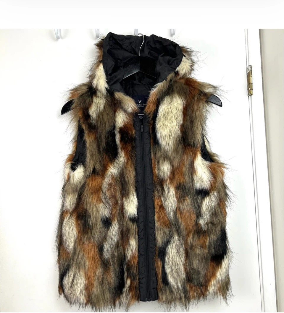 American Eagle Like New Hooded Faux Fur Vest size S - photo 2