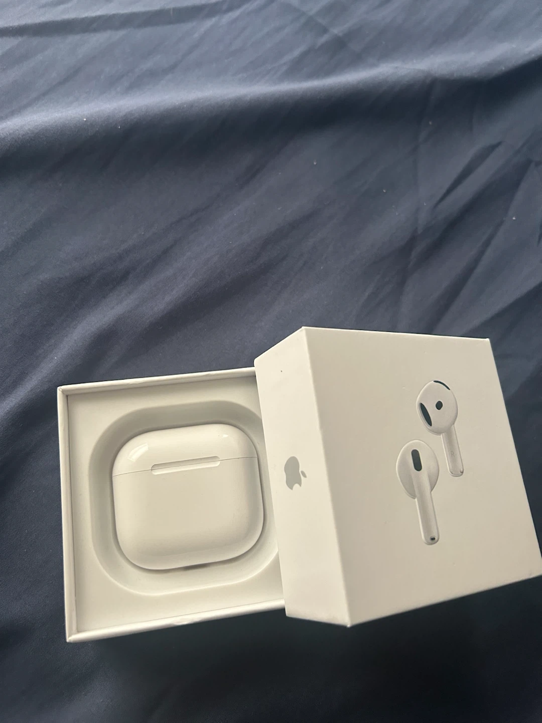 AirPods 4 - photo 2