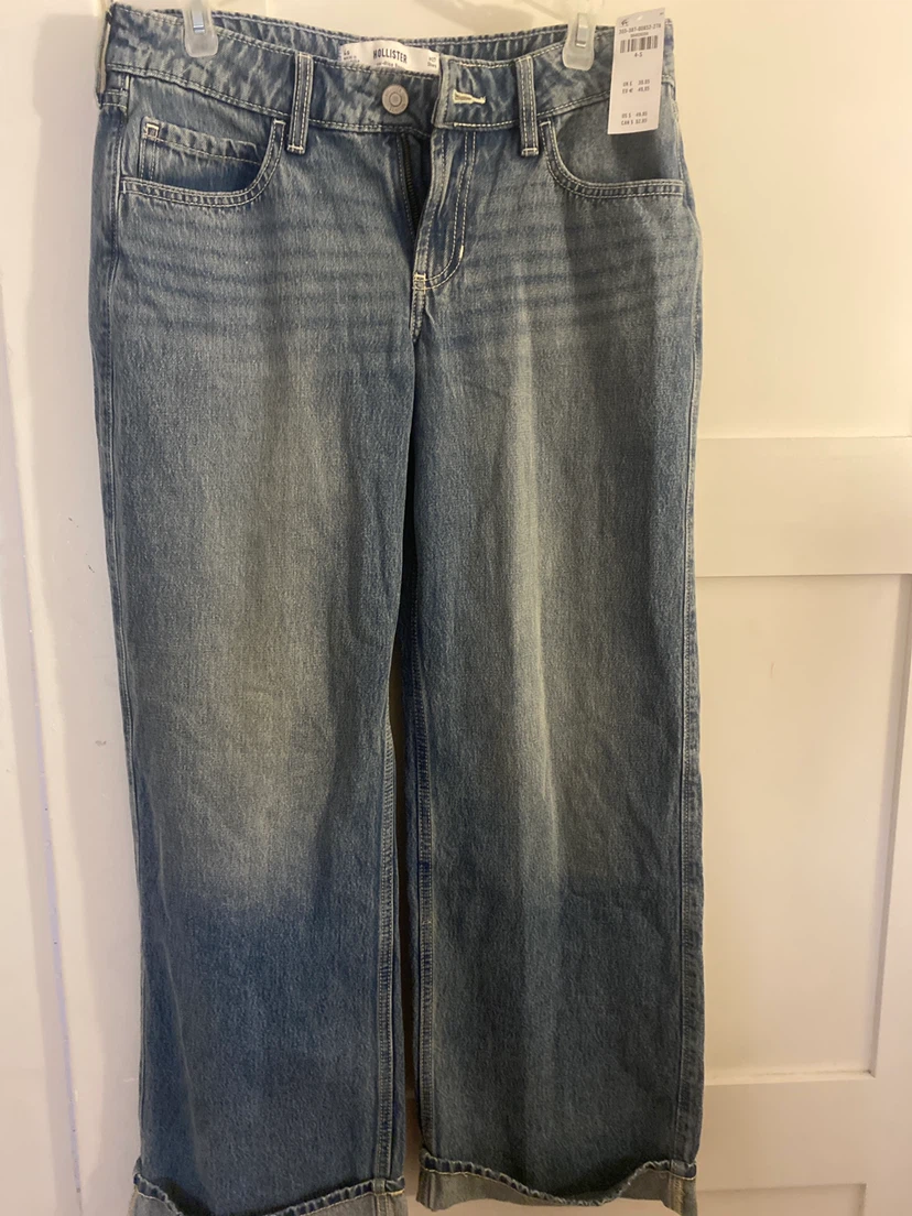 Hollister Low Rise Relaxed Jeans Size 4