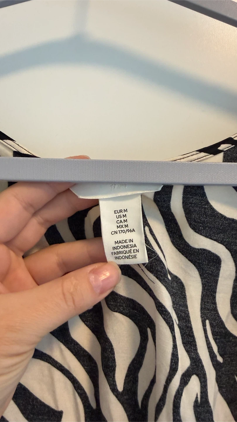 H&M Black and White Zebra Dress - photo 3