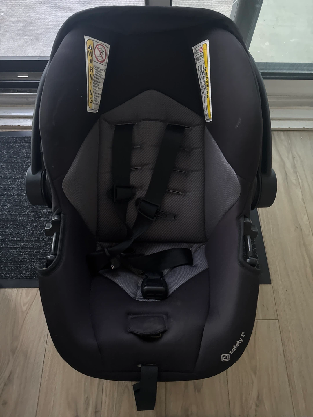 Infant car seat