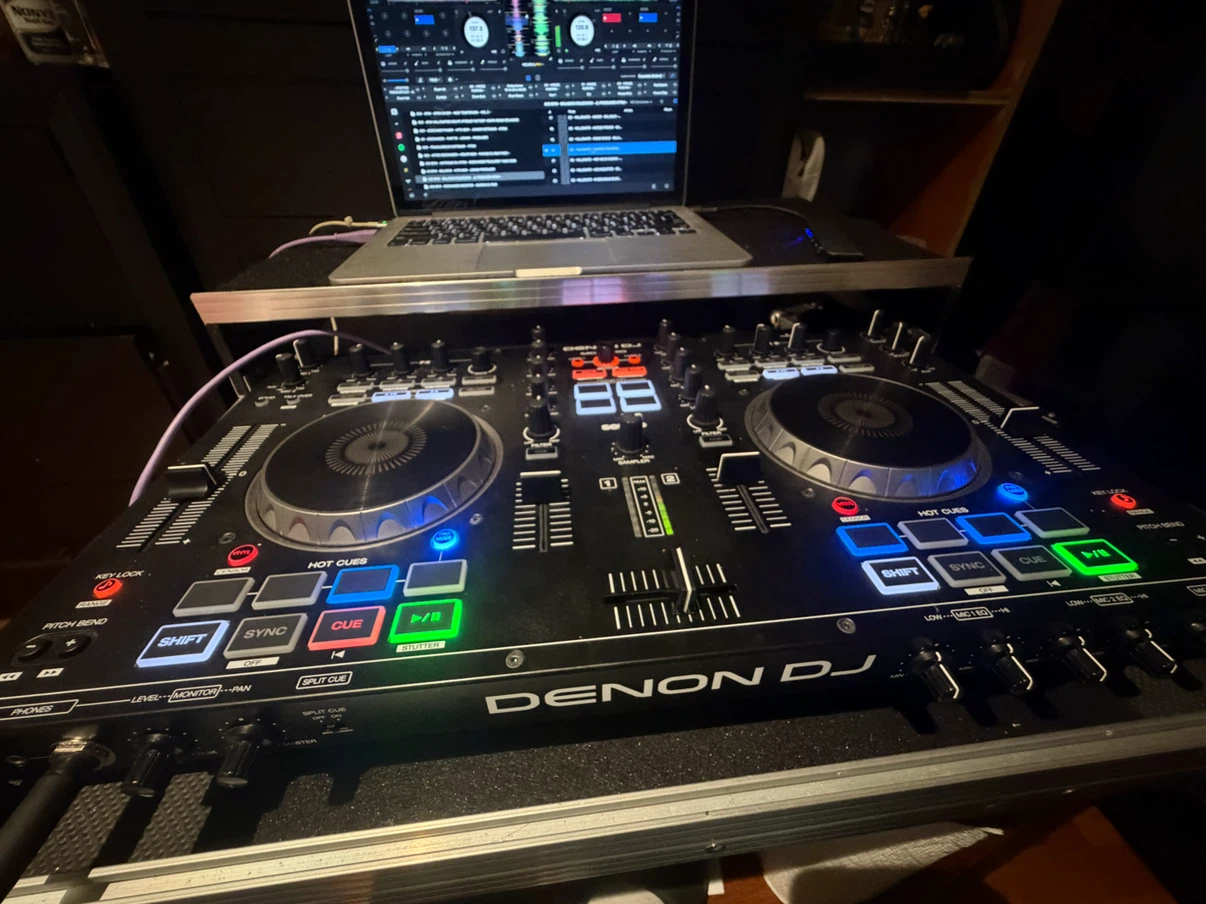 Denon DJ MC4000 Controller